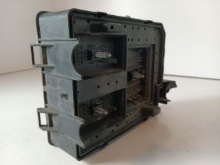 bontott OPEL CORSA E Biztosítéktábla Motortér