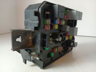 bontott OPEL CORSA E Biztosítéktábla Motortér