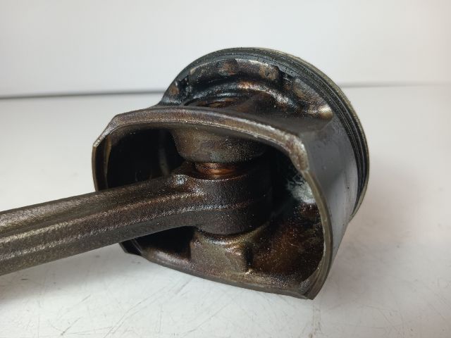 bontott OPEL CORSA E Dugattyú és Hajtókar