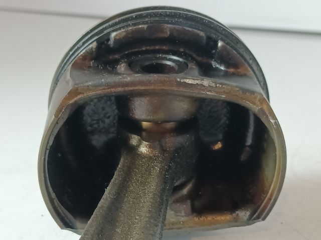 bontott OPEL CORSA E Dugattyú és Hajtókar