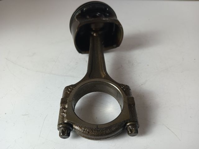 bontott OPEL CORSA E Dugattyú és Hajtókar