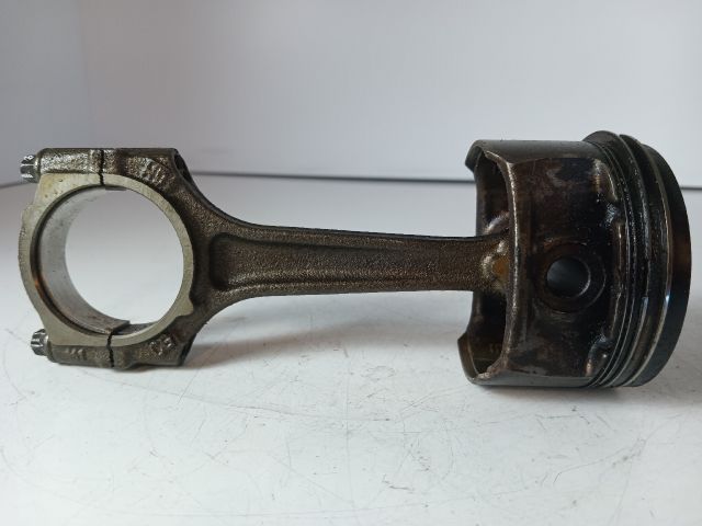 bontott OPEL CORSA E Dugattyú és Hajtókar