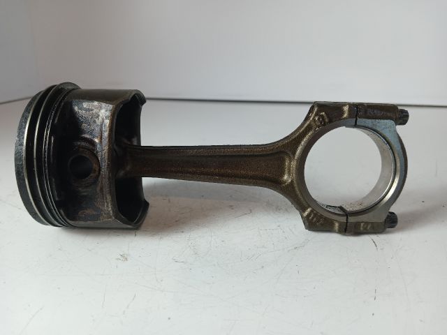 bontott OPEL CORSA E Dugattyú és Hajtókar