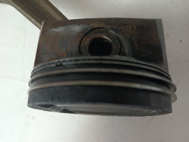 bontott OPEL CORSA E Dugattyú és Hajtókar