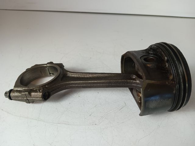 bontott OPEL CORSA E Dugattyú és Hajtókar