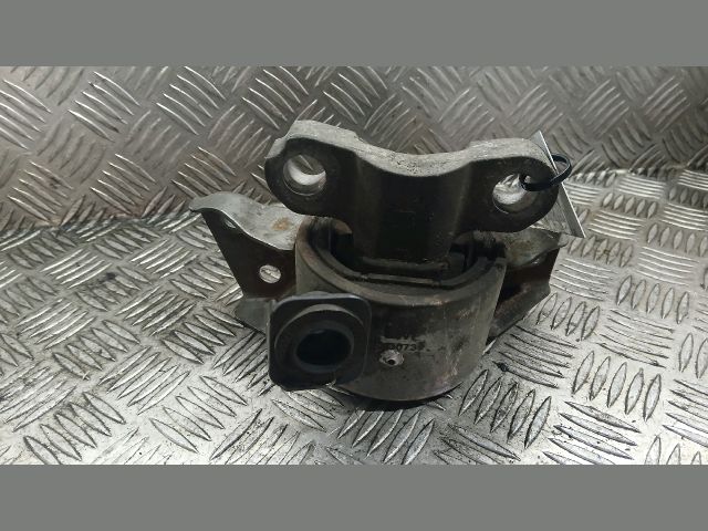 bontott OPEL CORSA E Motor Tartó Bak (Pozíciófüggetlen)