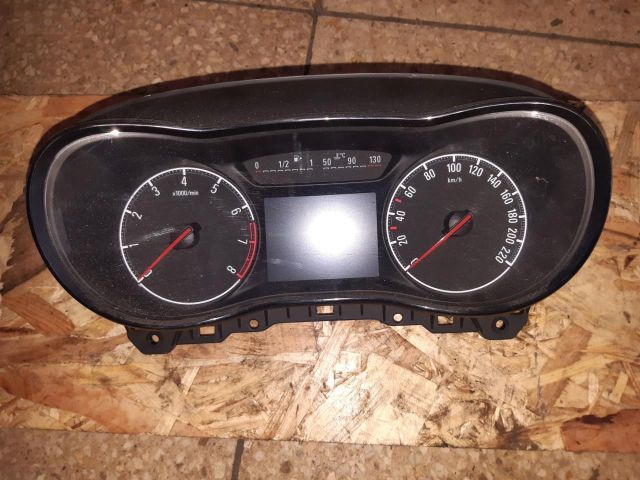 bontott OPEL CORSA E Kilométeróra