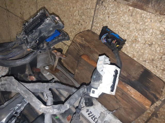 bontott OPEL CORSA E Motor (Fűzött blokk hengerfejjel)