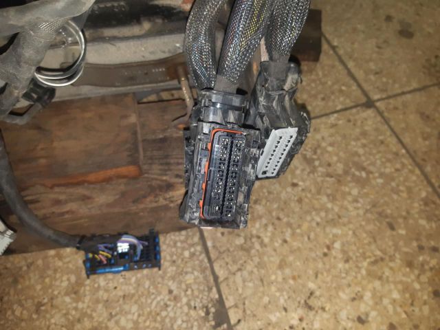 bontott OPEL CORSA E Motor (Fűzött blokk hengerfejjel)