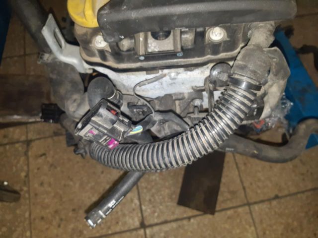 bontott OPEL CORSA E Motor (Fűzött blokk hengerfejjel)