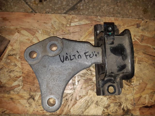 bontott OPEL CORSA E Motor Tartó Bak (Pozíciófüggetlen)