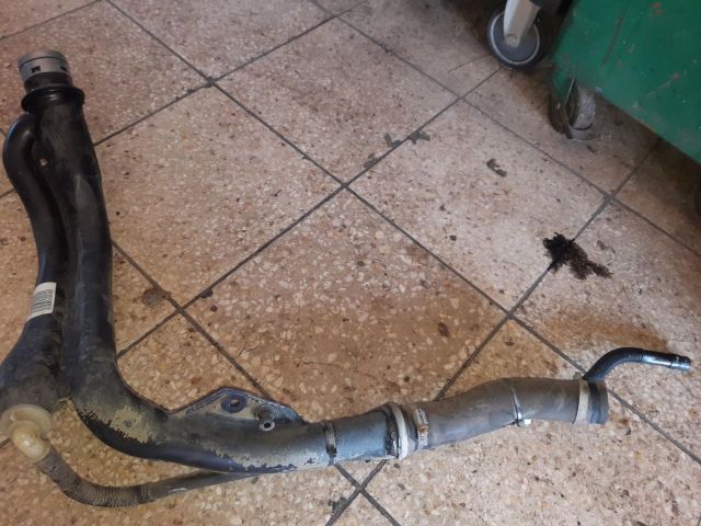 bontott OPEL CORSA E Tankbetöltő Cső (Fém)