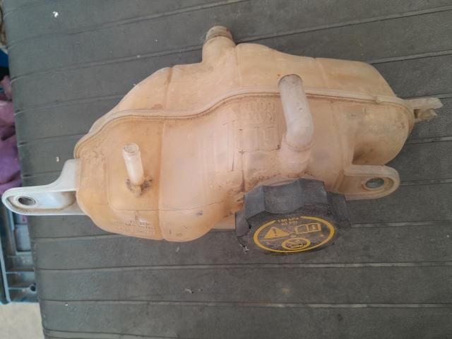 bontott OPEL CORSA E Kiegyenlítő Tartály