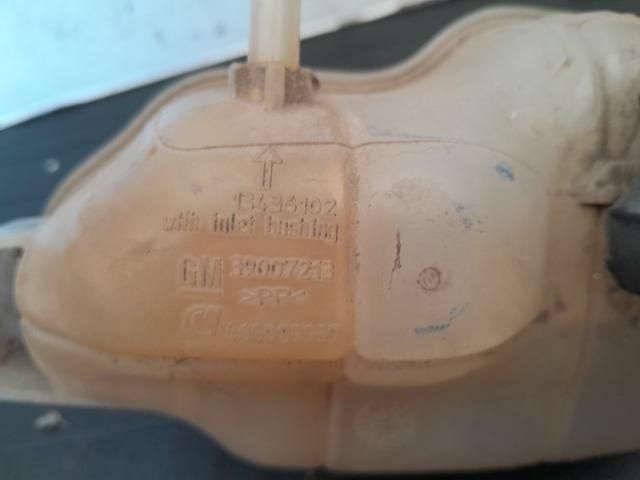 bontott OPEL CORSA E Kiegyenlítő Tartály