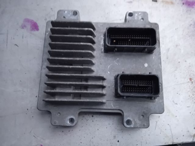 bontott OPEL CORSA E Motorvezérlő