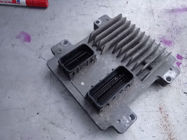 bontott OPEL CORSA E Motorvezérlő