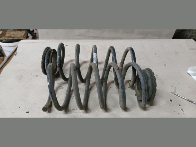 bontott OPEL CORSA E Hátsó Rugó Pár