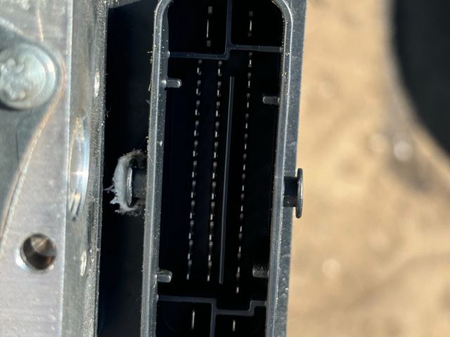 bontott OPEL CORSA E ABS Kocka