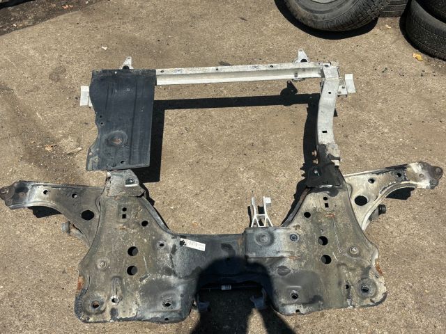 bontott OPEL CORSA E Első Bölcső