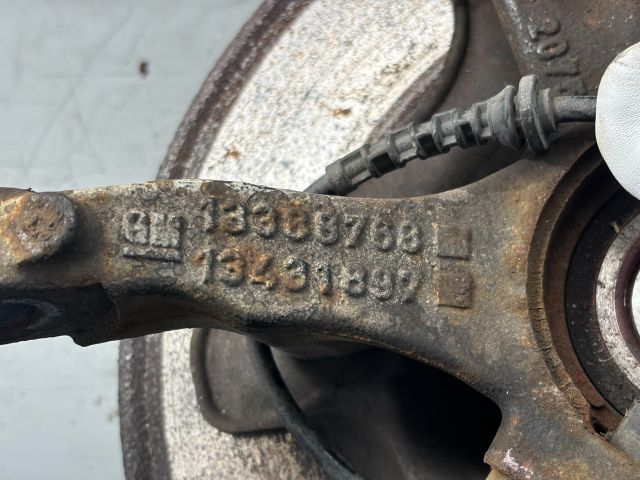 bontott OPEL CORSA E Jobb első Csonkállvány Kerékaggyal