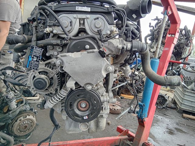 bontott OPEL CORSA E Komplett Motor (Segédberendezésekkel)