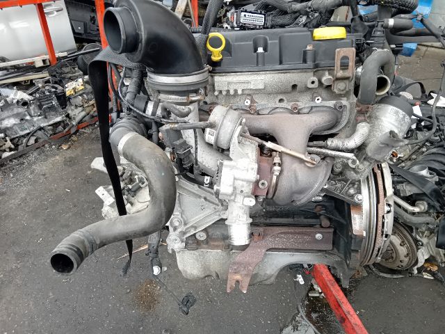 bontott OPEL CORSA E Komplett Motor (Segédberendezésekkel)