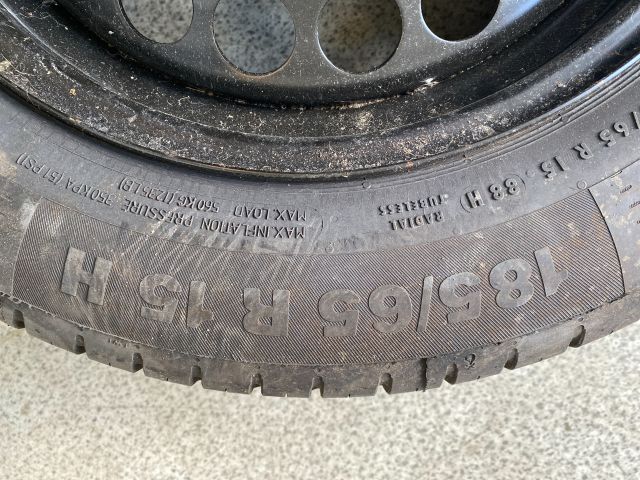 bontott OPEL CORSA E Acélfelni Gumival (1 db)