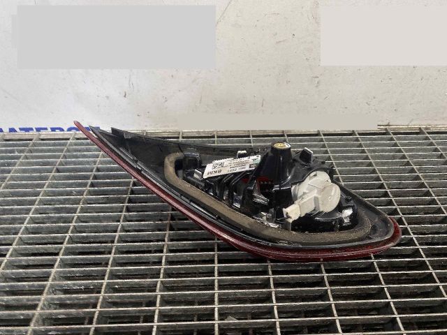 bontott OPEL CORSA E Bal Belső Hátsó Lámpa