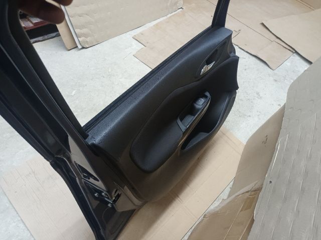 bontott OPEL CORSA E Bal első Ajtó (Részeivel)