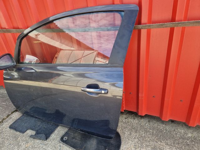 bontott OPEL CORSA E Bal első Ajtó (Részeivel)