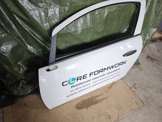 bontott OPEL CORSA E Bal első Ajtó (Részeivel)