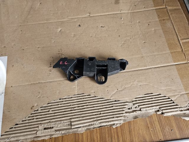 bontott OPEL CORSA E Bal első Lökhárító Tartó (Műanyag)