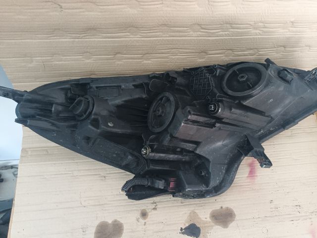 bontott OPEL CORSA E Bal Fényszóró