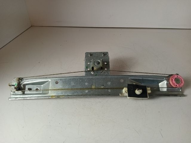 bontott OPEL CORSA E Bal hátsó Ablakemelő Szerkezet (Mechanikus)