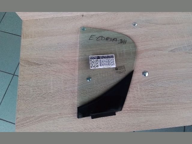 bontott OPEL CORSA E Bal hátsó Fixüveg (Ajtóban)