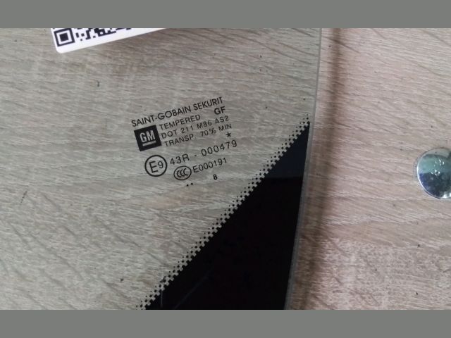bontott OPEL CORSA E Bal hátsó Fixüveg (Ajtóban)