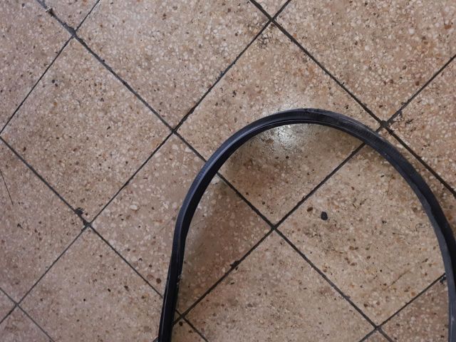 bontott OPEL CORSA E Bal hátsó Gumikéder