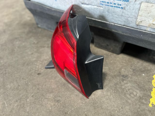 bontott OPEL CORSA E Bal Hátsó Lámpa