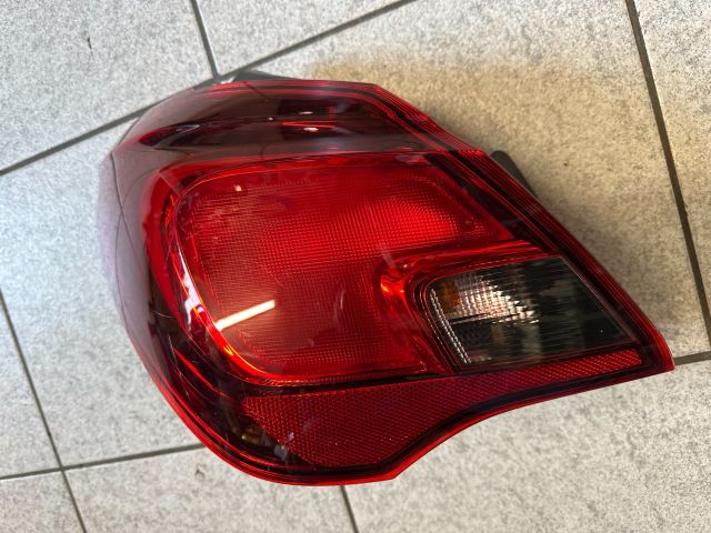 bontott OPEL CORSA E Bal Hátsó Lámpa