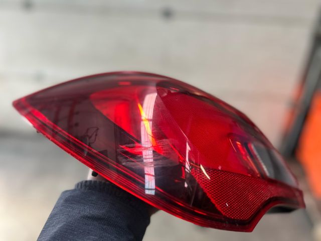 bontott OPEL CORSA E Bal Hátsó Lámpa