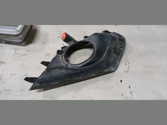 bontott OPEL CORSA E Bal Ködlámpa Rács