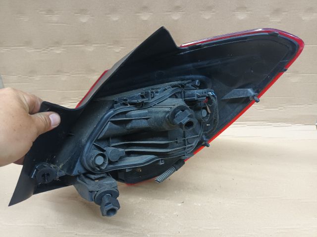 bontott OPEL CORSA E Bal Külső Hátsó Lámpa