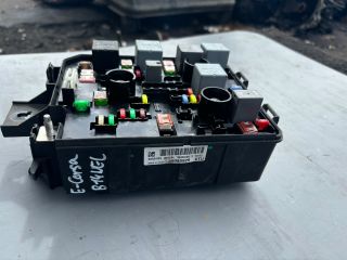 bontott OPEL CORSA E Biztosítéktábla Doboz