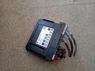 bontott OPEL CORSA E Biztosítéktábla Utastér