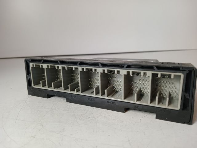 bontott OPEL CORSA E Biztosítéktábla Utastér