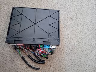 bontott OPEL CORSA E Biztosítéktábla Utastér