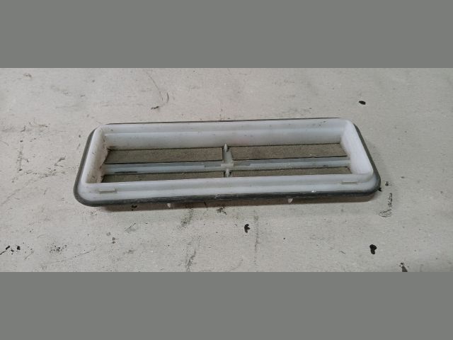 bontott OPEL CORSA E Csomagtér Szellőző Jobb