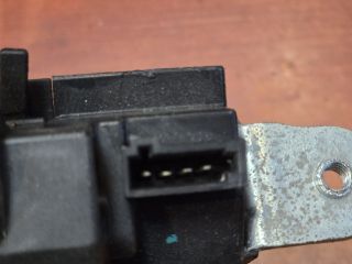 bontott OPEL CORSA E Csomagtérajtó Zárszerkezet