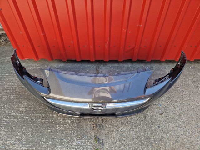 bontott OPEL CORSA E Első Lökhárító (Részeivel)