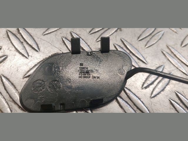 bontott OPEL CORSA E Első Vonószem Burkolat